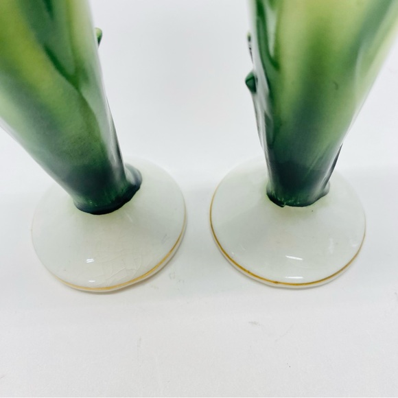 Vintage 2 Lefton Hand Painted Pink & Green Bud Vases Japan Tiny Crazing on Base - Picture 8 of 10